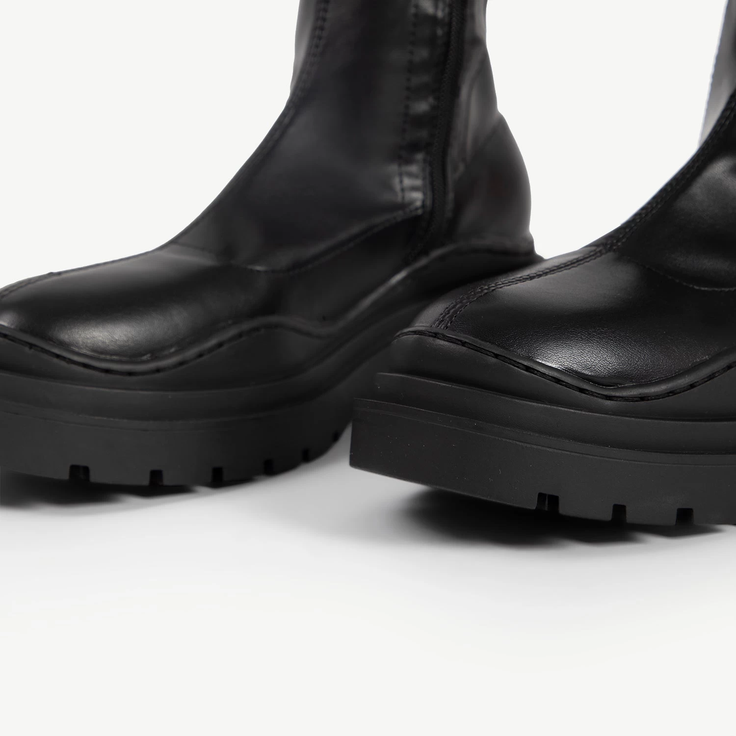 RAID Aleesha Chunky Ankle Boot In Black 7 RAID Aleesha Chunky Ankle Boot In Black - Image 5