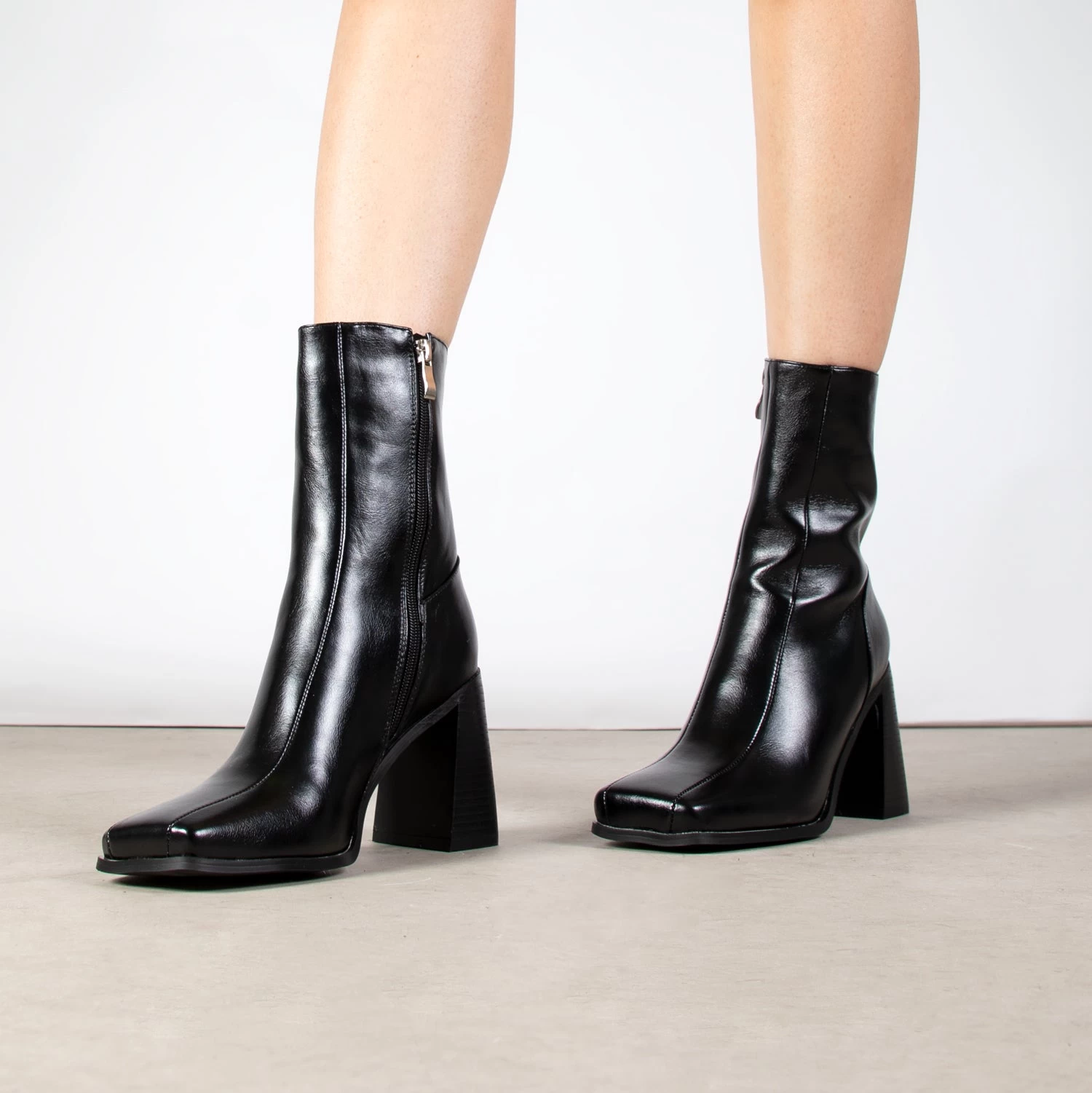 RAID Carter Ankle Boot In Black 6 RAID Carter Ankle Boot In Black - Image 4