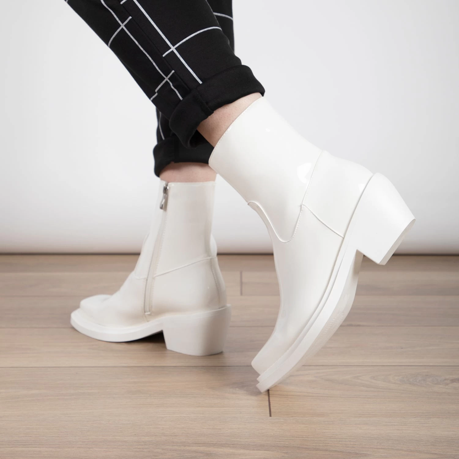 RAID Celina Ankle Boot In White 5 RAID Celina Ankle Boot In White - Image 3
