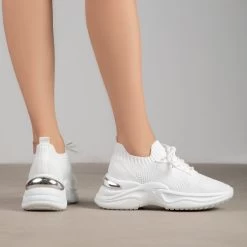 RAID Della Trainers In White -Chic Shoes Shop Della White 4
