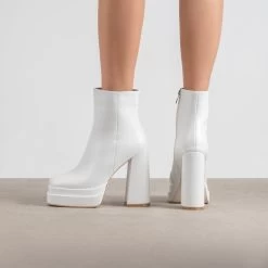 RAID Jadine Ankle Boot In White -Chic Shoes Shop Jadine White 3 5d060767 7510 41de 99b5 d1633a268b9c