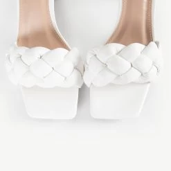 RAID Jaelyn Block Heel Sandal In White 10 RAID Jaelyn Block Heel Sandal In White -Chic Shoes Shop Jaelyn White 5