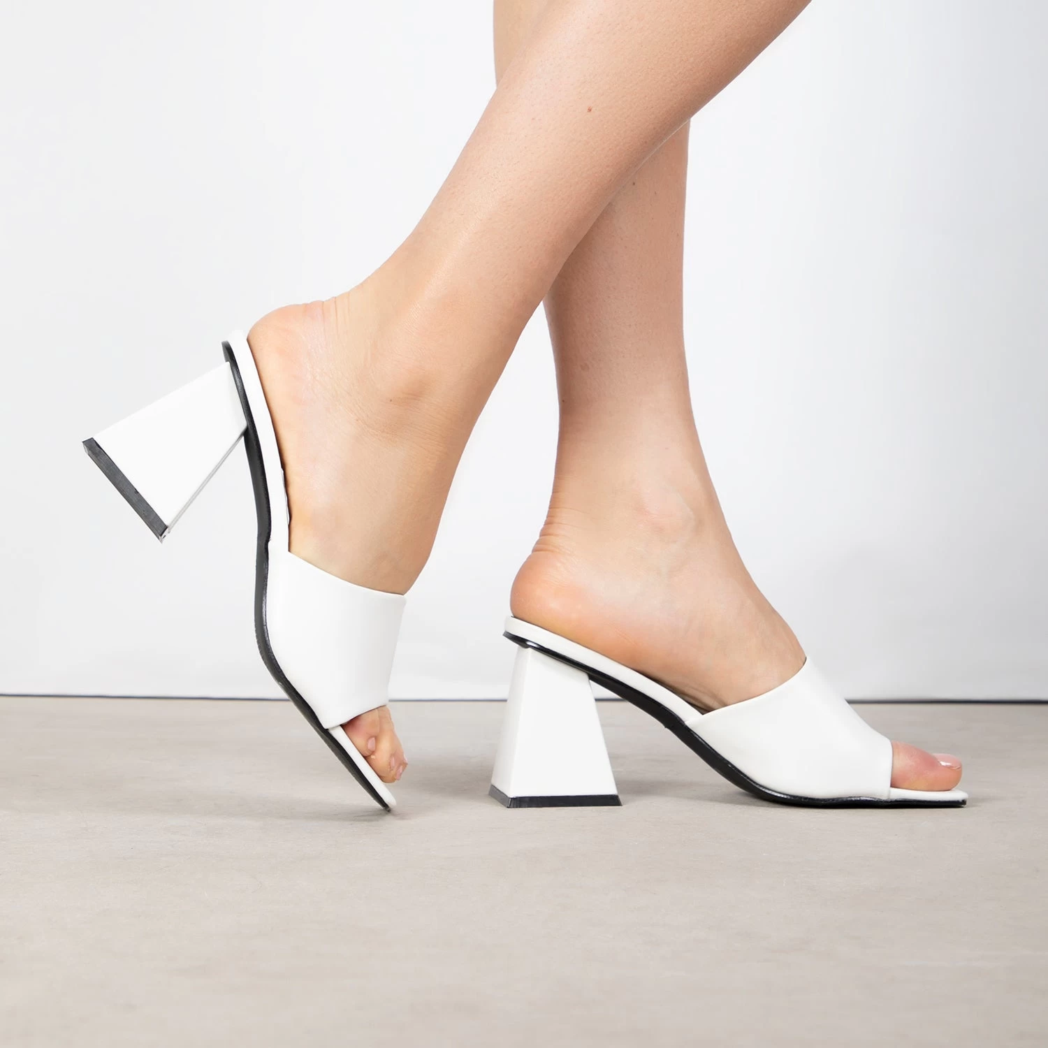 RAID Khloe Block Heeled Mule In White 3 RAID Khloe Block Heeled Mule In White
