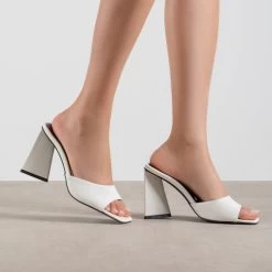 BEBO Kyrah Heeled Mule In White -Chic Shoes Shop Kyrah White 3 663f7cc2 494a 4f6c a012 d7076f94b38c