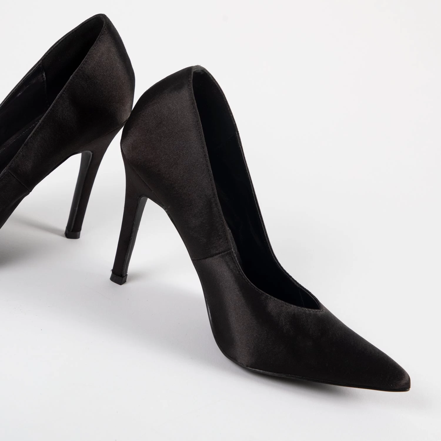 RAID Maliny Court Heel In Black Satin 7 RAID Maliny Court Heel In Black Satin - Image 5