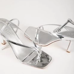 RAID Meeka Square Toe Post Sandal In Silver -Chic Shoes Shop Meeka Silver 4