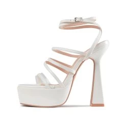 RAID Mishka Platform Heel In White