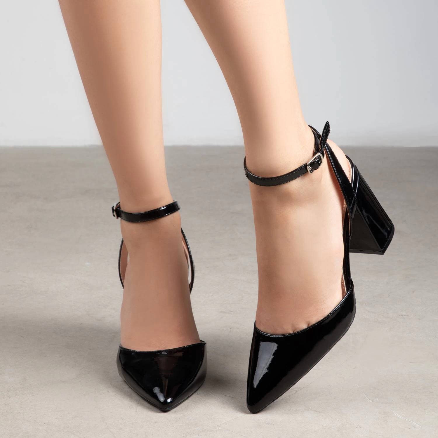 RAID Neima Block Heel Pumps In Black 6 RAID Neima Block Heel Pumps In Black - Image 4