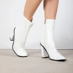 RAID Saylor Block Heeled Ankle Boot In White 10 RAID Saylor Block Heeled Ankle Boot In White -Chic Shoes Shop Saylor White 1