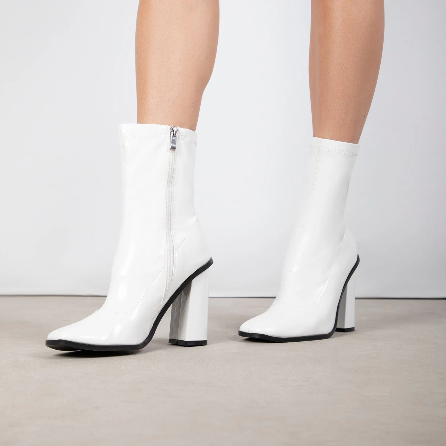 RAID Saylor Block Heeled Ankle Boot In White 6 RAID Saylor Block Heeled Ankle Boot In White - Image 4
