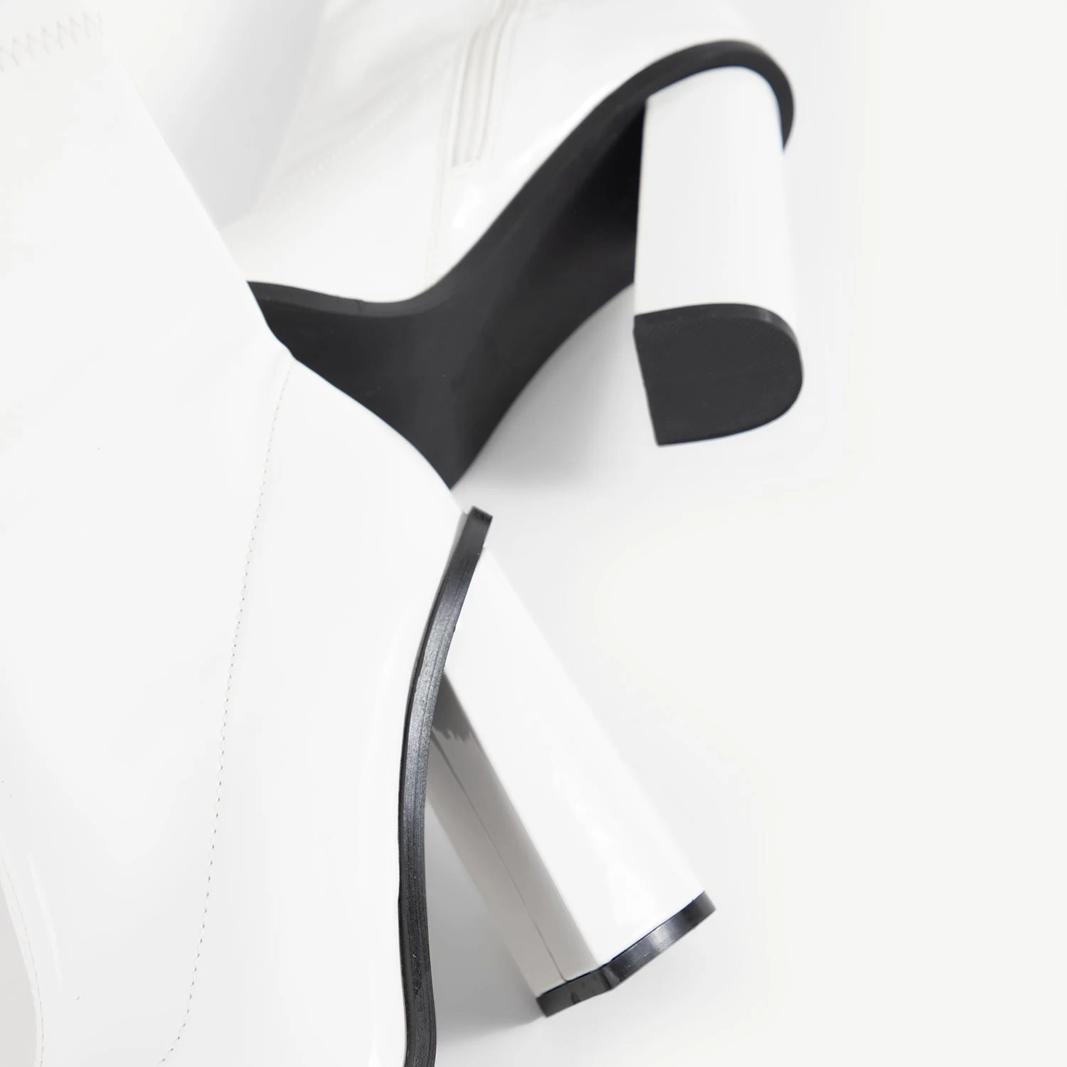 RAID Saylor Block Heeled Ankle Boot In White 7 RAID Saylor Block Heeled Ankle Boot In White - Image 5