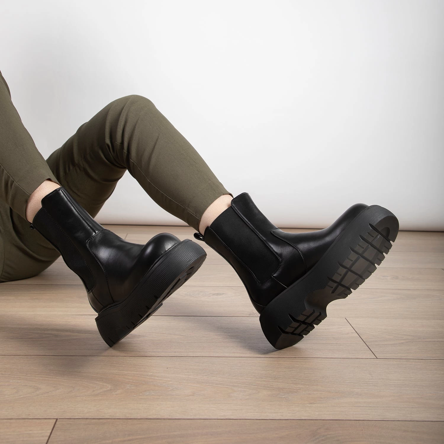 RAID Shelah Chunky Ankle Boot In Black 5 RAID Shelah Chunky Ankle Boot In Black - Image 3