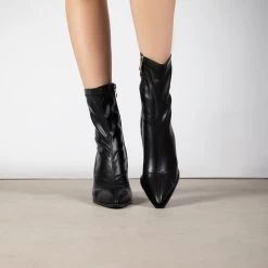 RAID Walton Ankle Boot In Black 9 RAID Walton Ankle Boot In Black -Chic Shoes Shop Walton Black 2