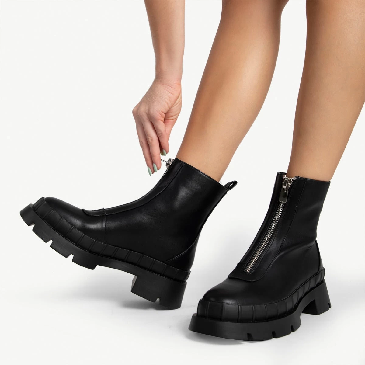 RAID Annya Chunky Ankle Boot In Black 5 RAID Annya Chunky Ankle Boot In Black - Image 3