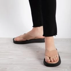 RAID Dornea Chunky Sandal In Camel 10 RAID Dornea Chunky Sandal In Camel -Chic Shoes Shop dornea camel 2