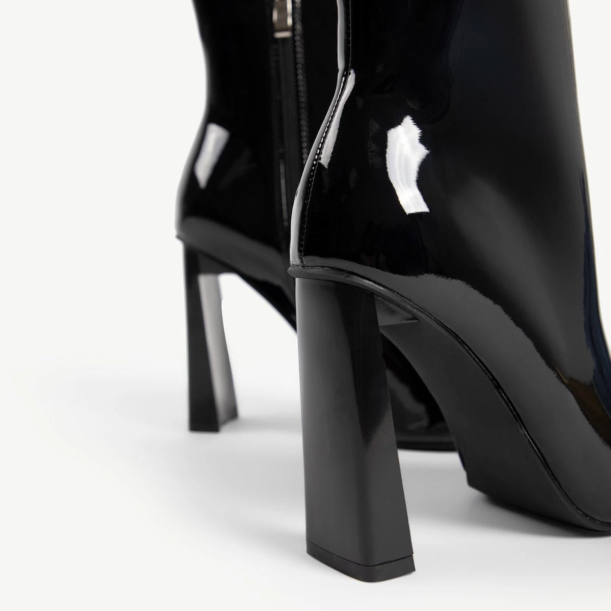 RAID Elexis Block Heeled Boot In Black 8 RAID Elexis Block Heeled Boot In Black - Image 6