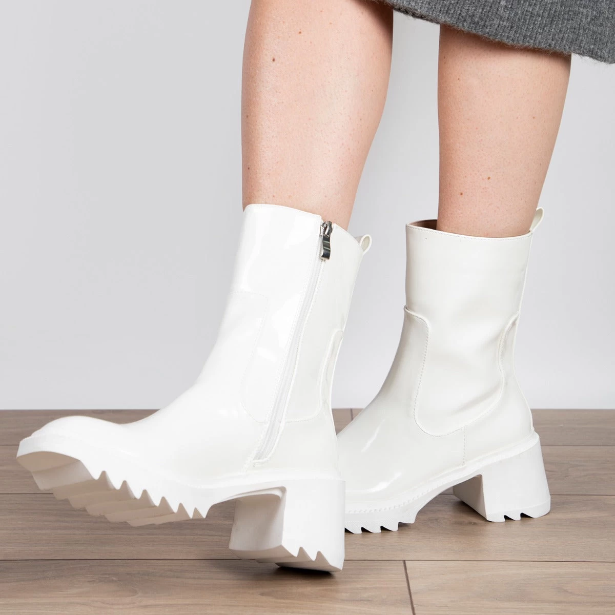 RAID Ennis Ankle Boot In White 7 RAID Ennis Ankle Boot In White - Image 5